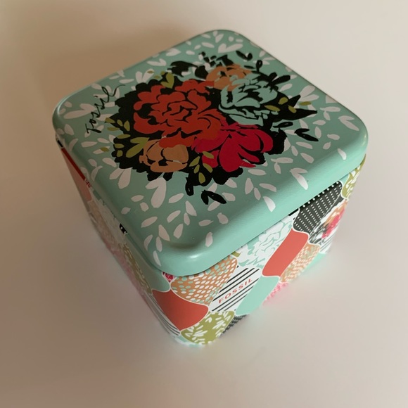 Classic Fossil Stainless Steel Watch w/ Tin Case - Picture 5 of 6